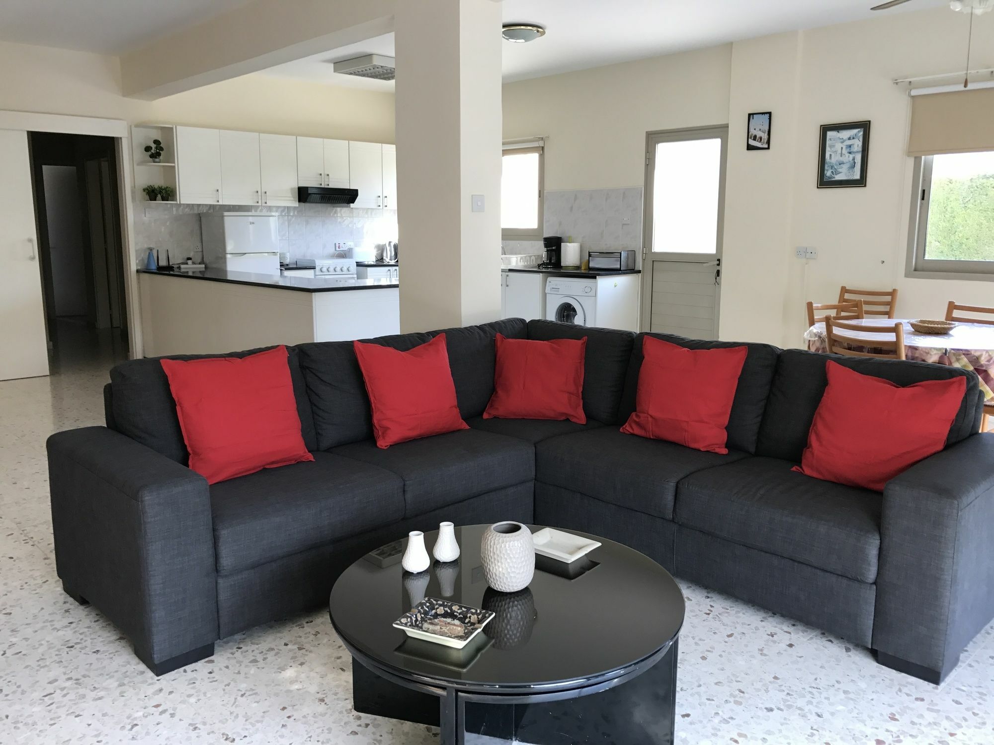 Himonas Apartments Pissouri Exterior photo