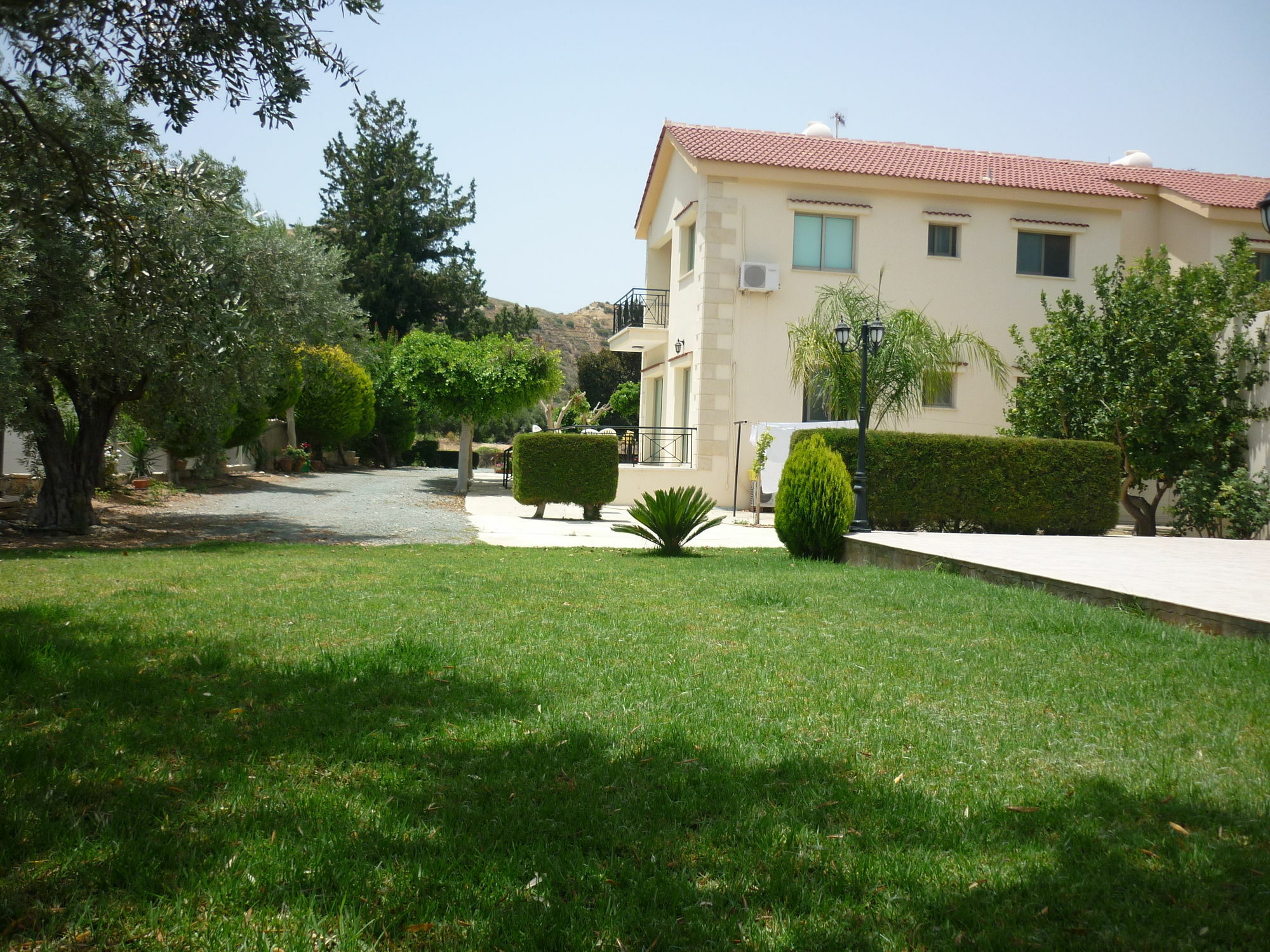 Himonas Apartments Pissouri Exterior photo
